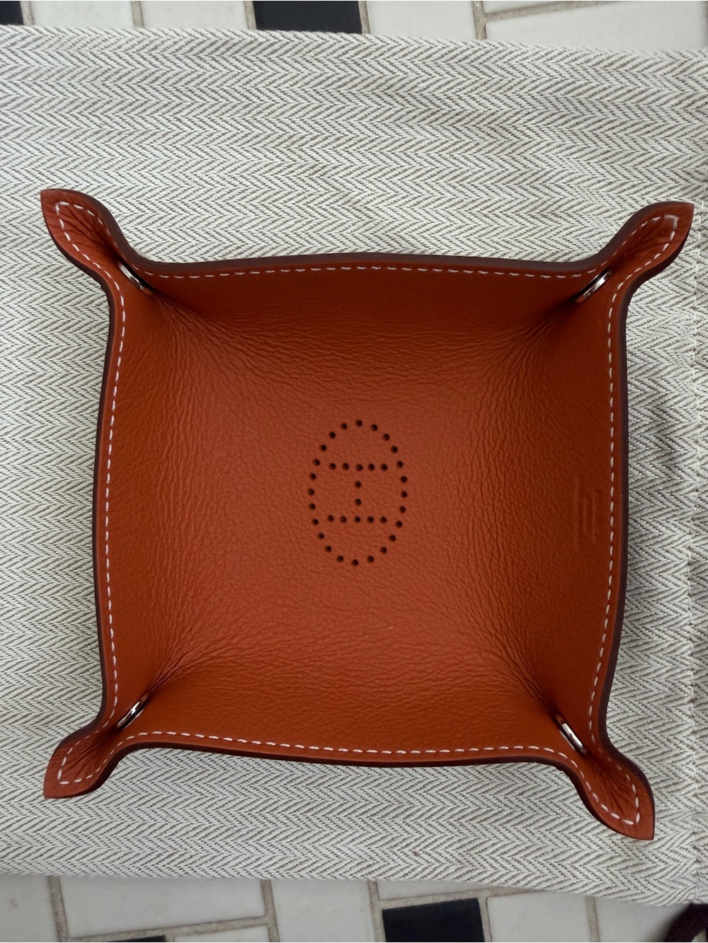 Hermes Evelyne Leather Tray Valet - Picture 1 of 5